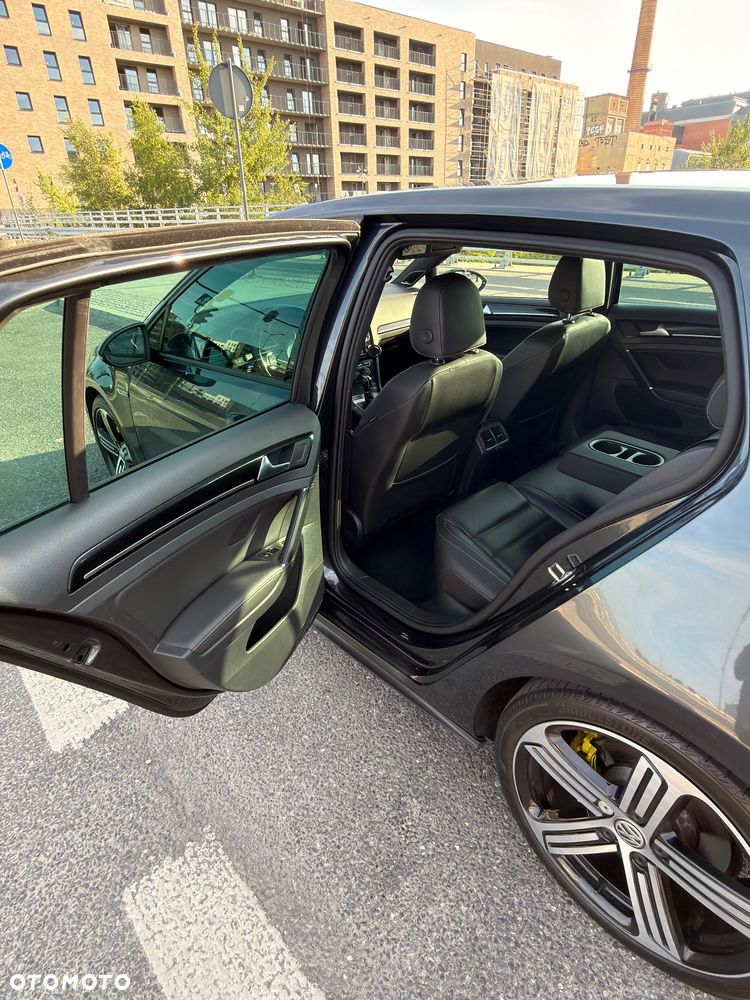 Volkswagen Golf - 18