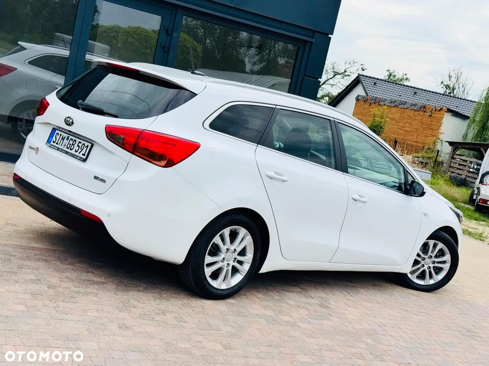 Kia Ceed 1.6 GDI Dream Team Edition - 21