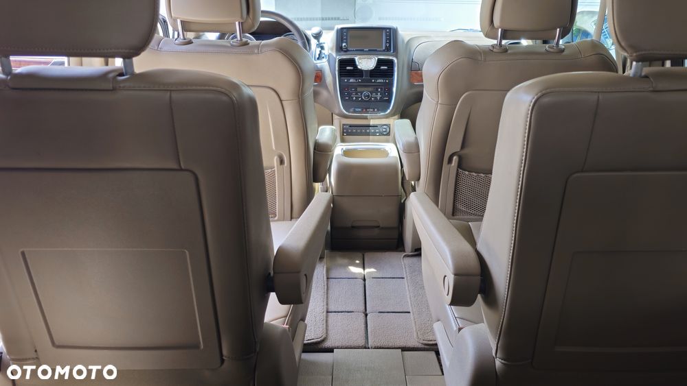 Chrysler Town & Country 3.6 Limited - 20