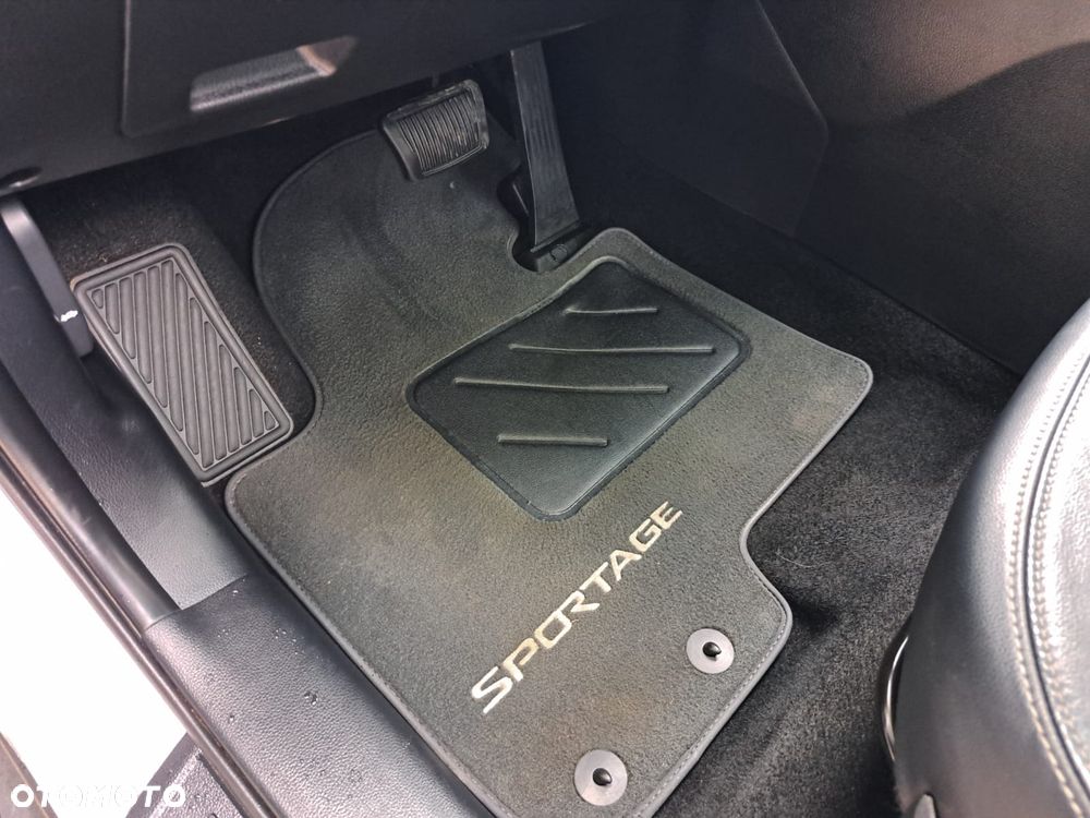 Kia Sportage 2.0 CVVT 4WD Automatik Fifa World Cup Ediition - 19