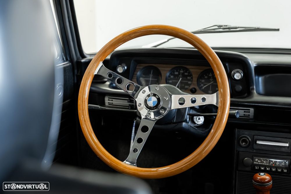 BMW 2002 - 12