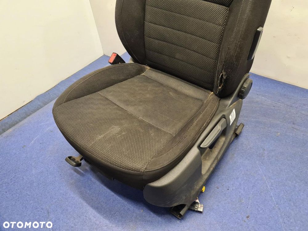 SKODA OCTAVIA III KOMBI SCOUT FOTEL KIEROWCY. - 8