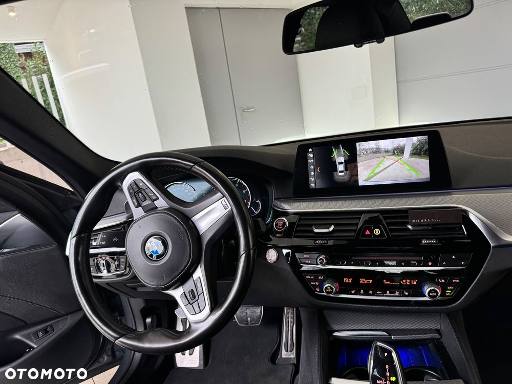 BMW Seria 5 520d xDrive - 14