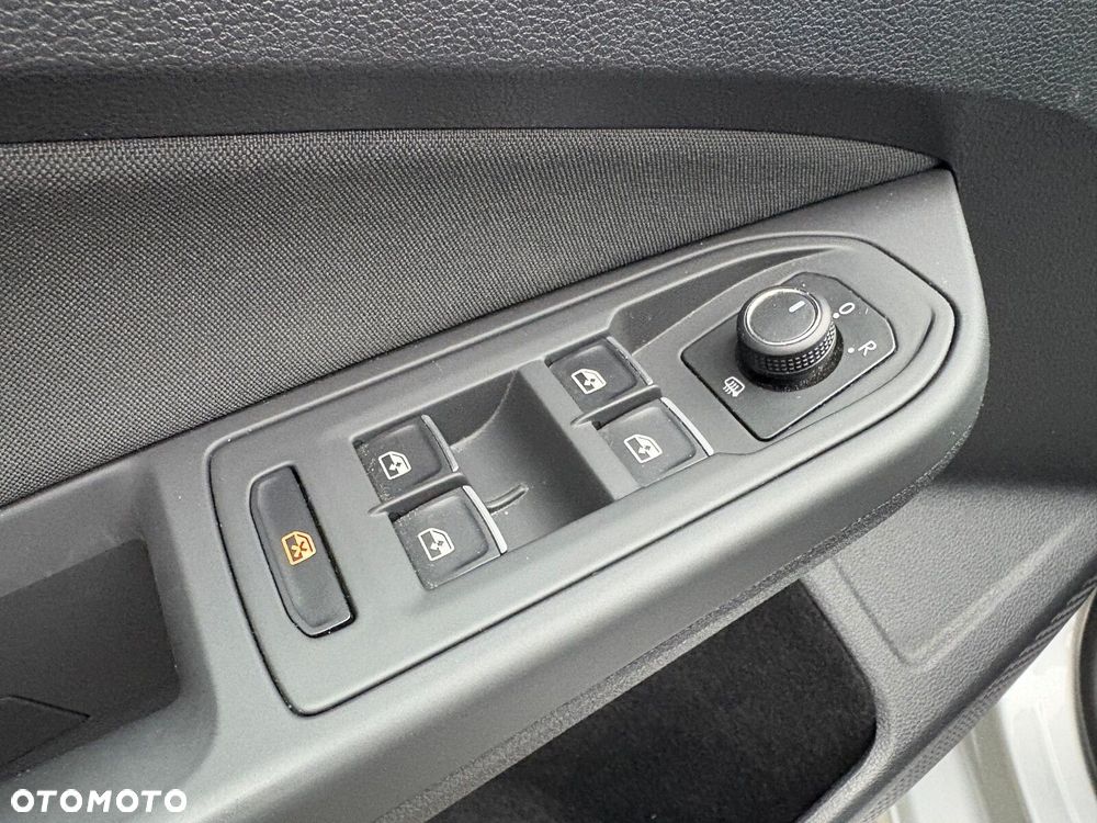 Volkswagen Golf VIII 1.5 TSI EVO Life - 18