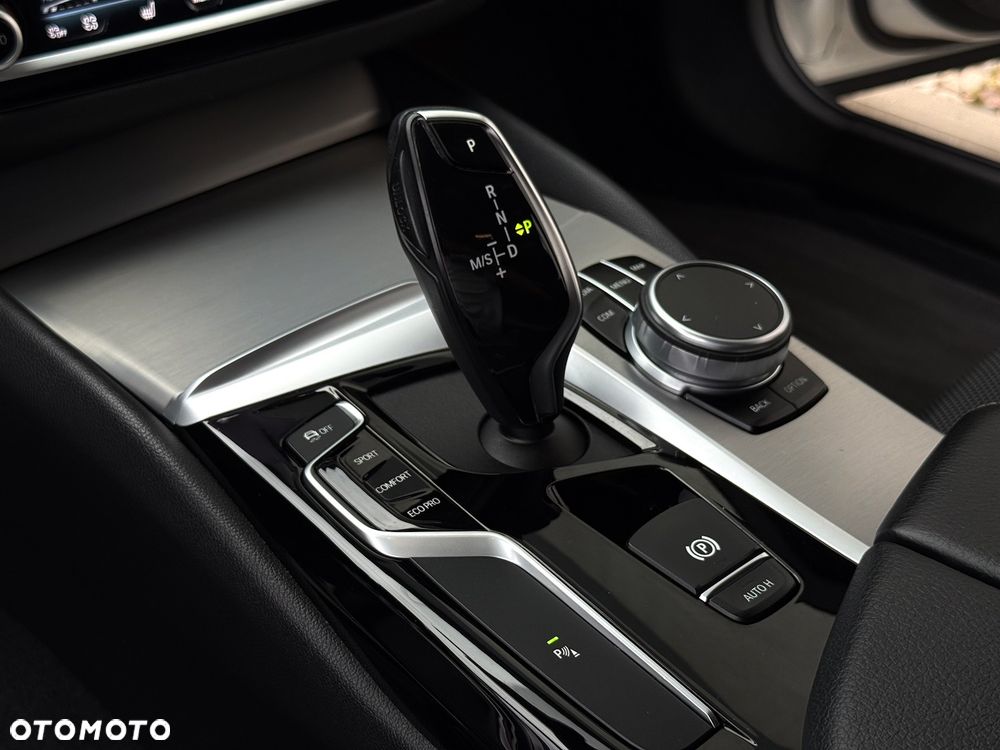 BMW Seria 5 520d xDrive Sport Line sport - 25