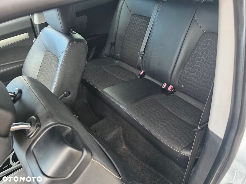 Kia ProCeed 2.0 CRDi EX - 17