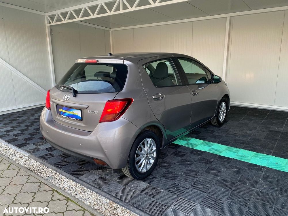 Toyota Yaris 1.3 Terra Plus - 4