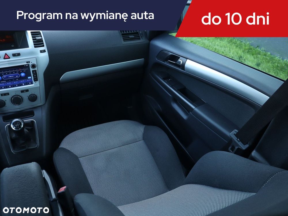 Opel Zafira - 10