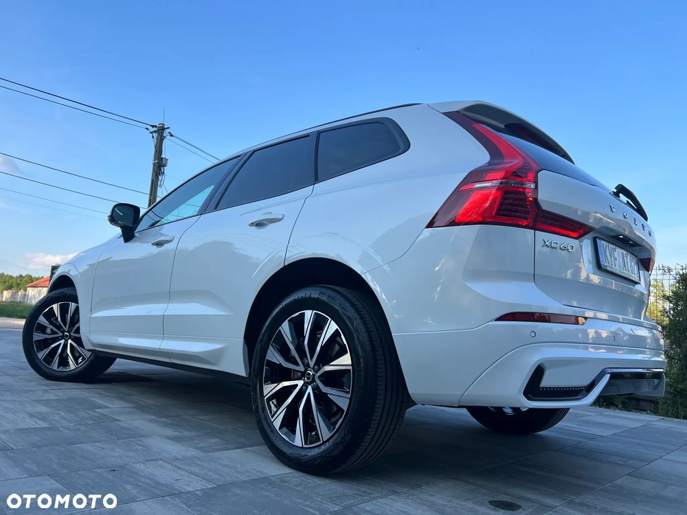 Volvo XC 60 B4 D AWD Plus Dark - 12