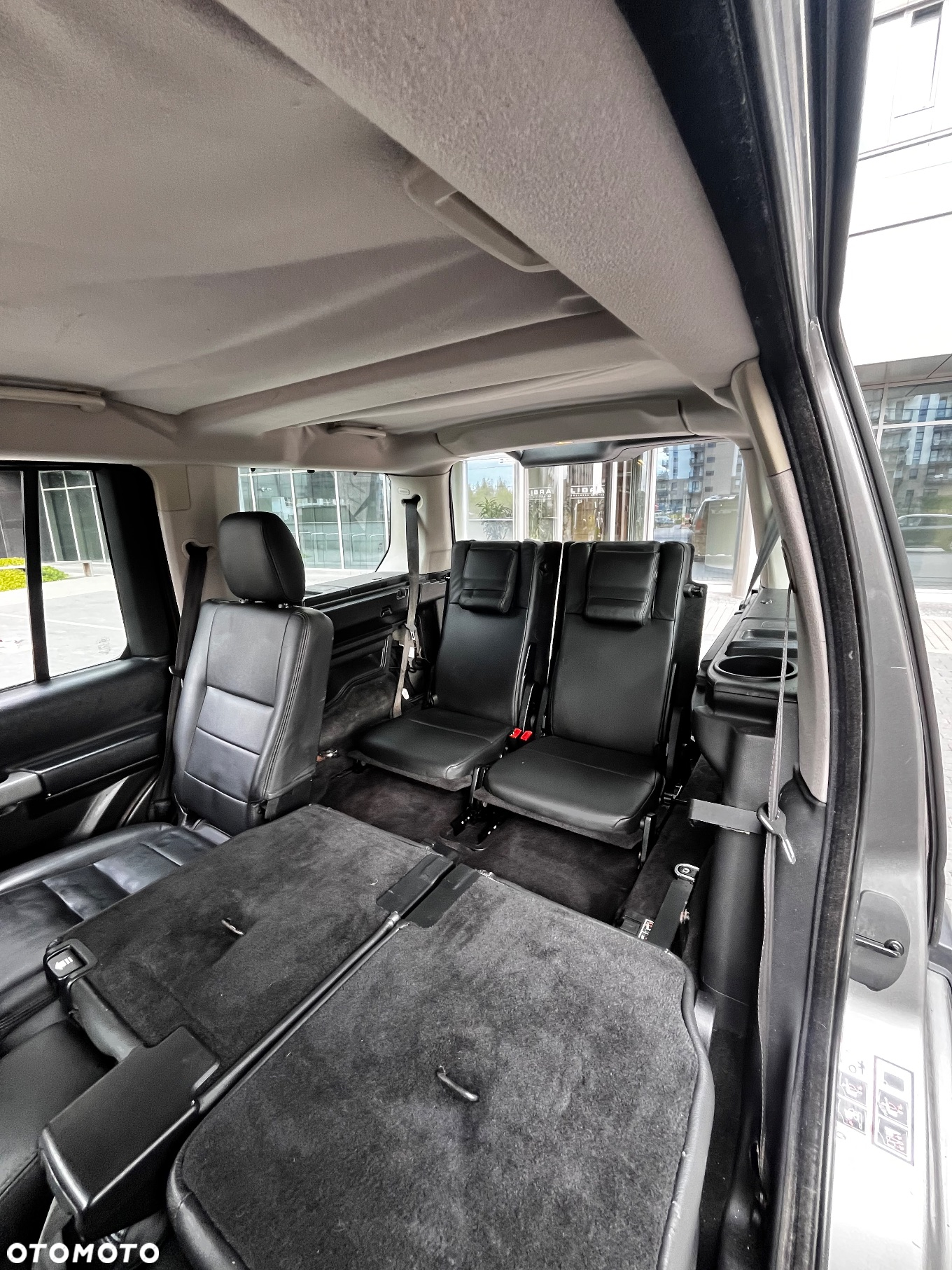 Land Rover Discovery IV 2.7D V6 SE - 40