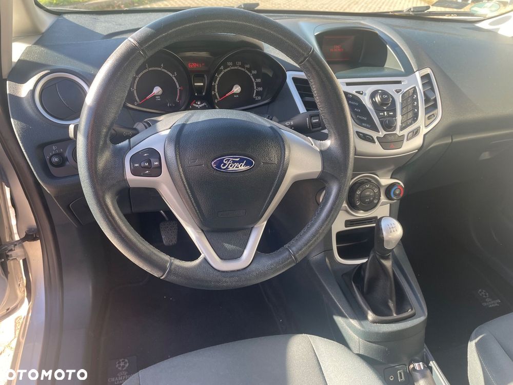 Ford Fiesta 1.25 Champions Edition - 11
