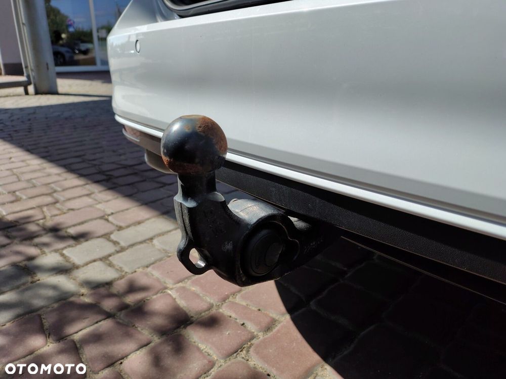 Volkswagen Passat - 12