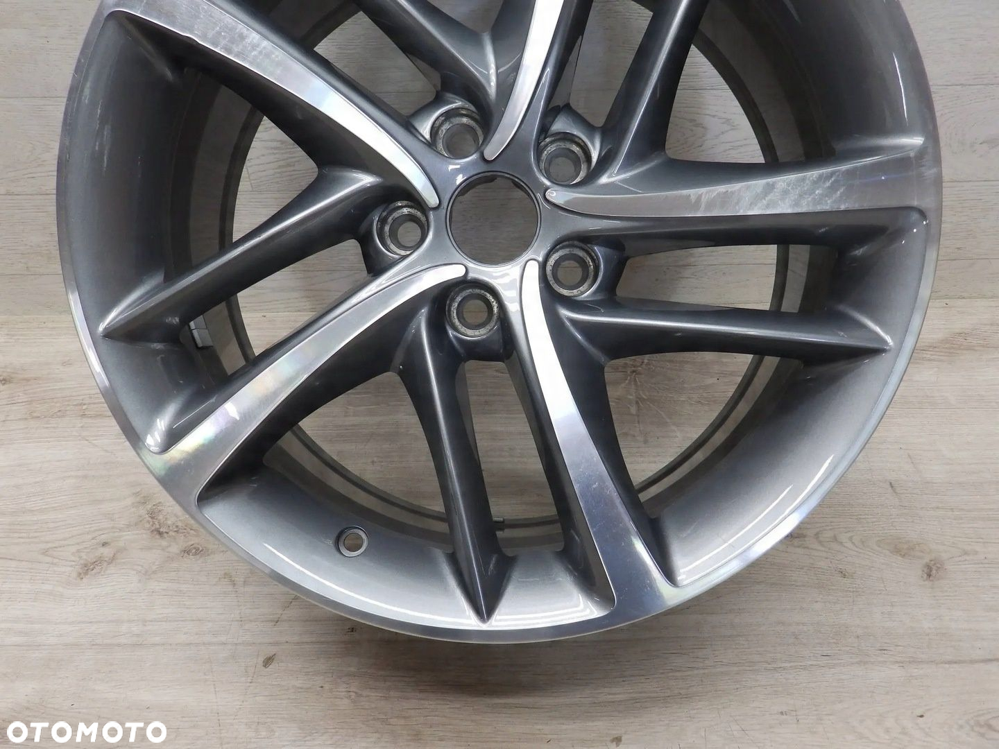 Felga MG HS Saic Motor elektryk 18x7.5J H2 Et41 5x112 10485512M - 4
