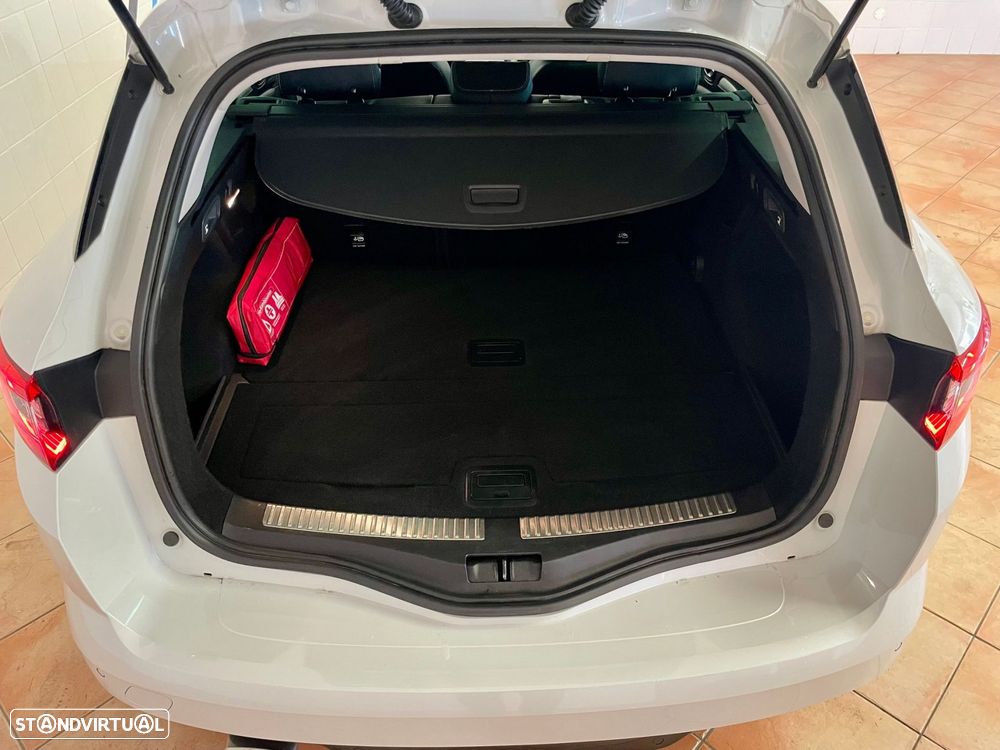 Renault Mégane ENERGY TCe 130 INTENS - 32