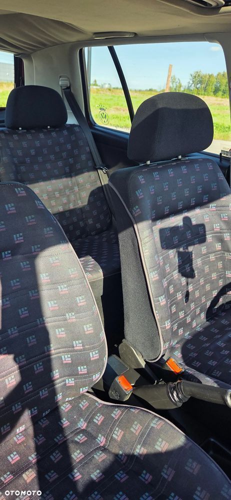 Volkswagen Golf 1.6 GL - 19