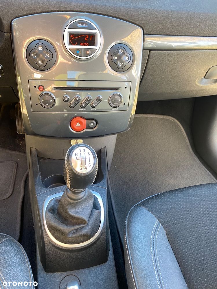 Renault Clio 2.0 16V ESP Exception - 13