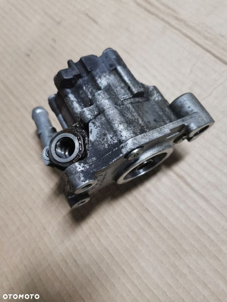 Pompa wspomagania Audi A6 C6 4.2 FSI 4F0145155K