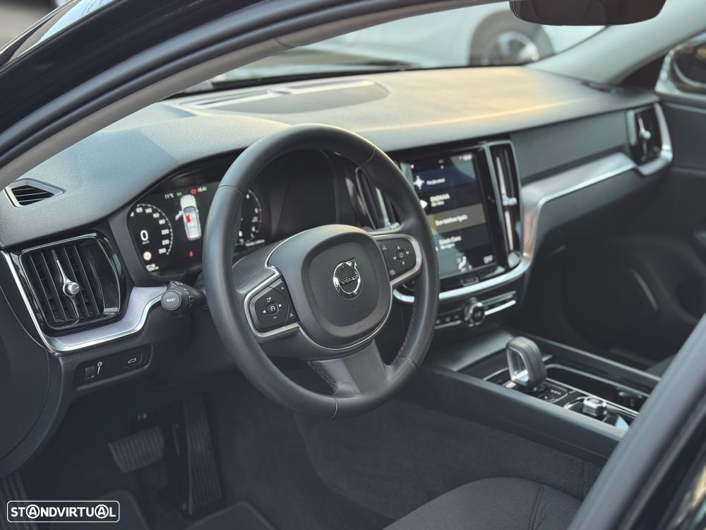 Volvo V60 2.0 B4 Momentum Plus Geartronic - 12