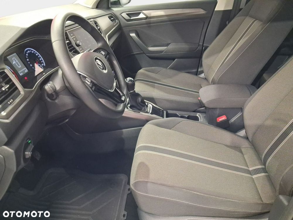 Volkswagen T-Roc - 13