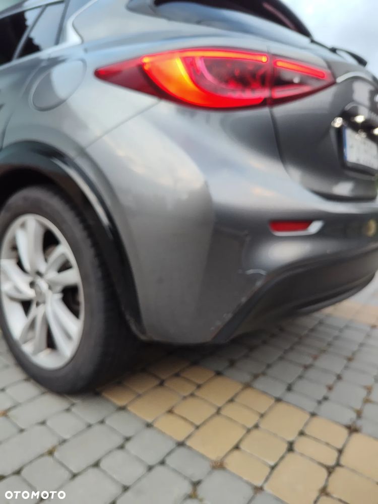 Infiniti Q30 - 4
