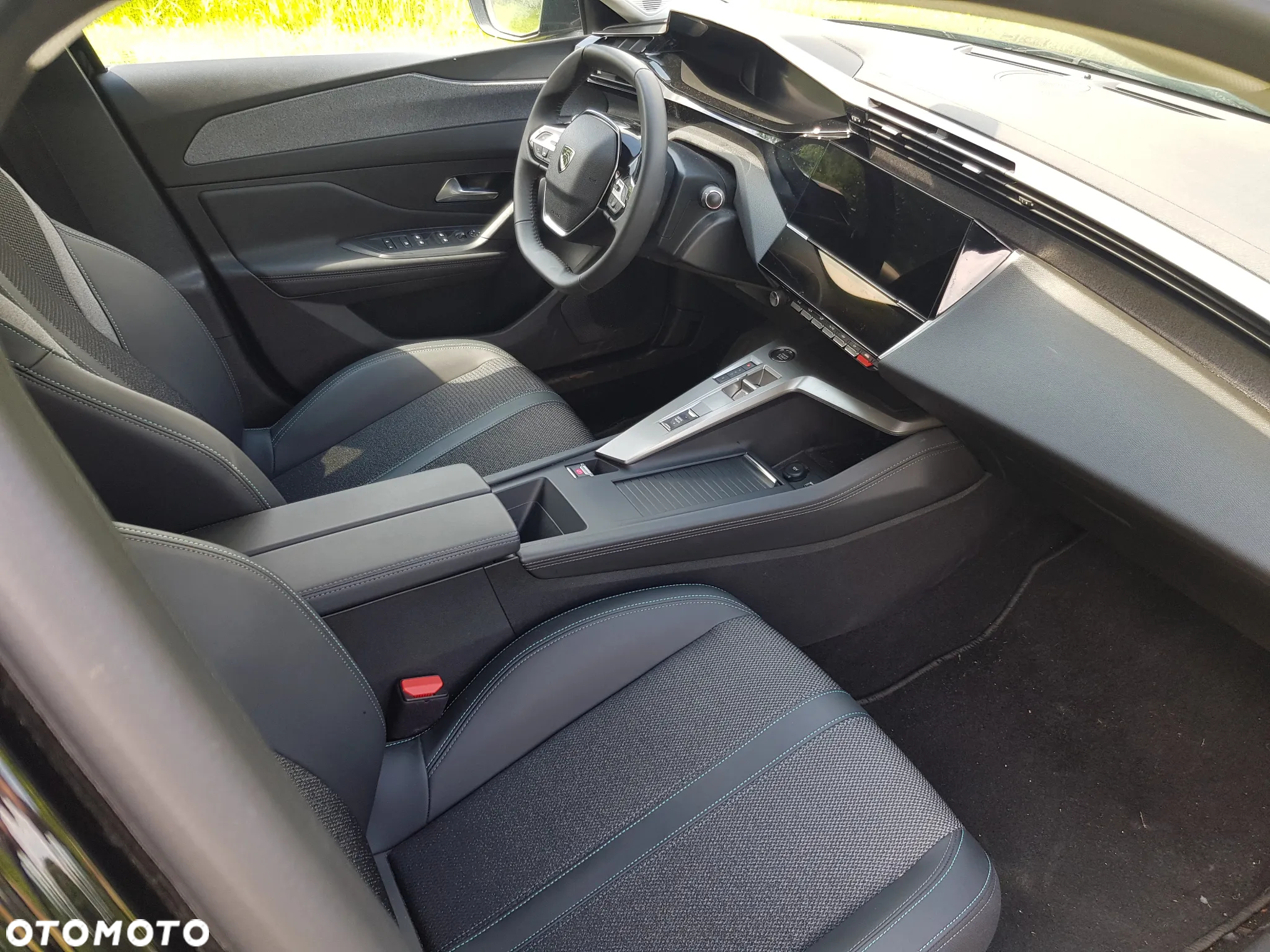 Peugeot 308 Plug-In Hybrid 225 e-EAT8 GT - 11