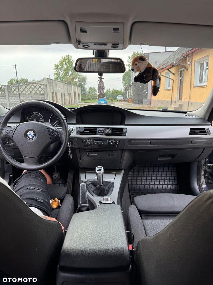 BMW Seria 3 320d - 11
