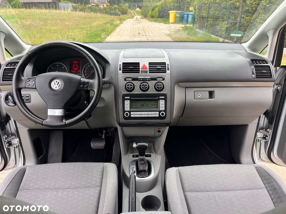 Volkswagen Touran 1.9 TDI DSG Trendline - 26