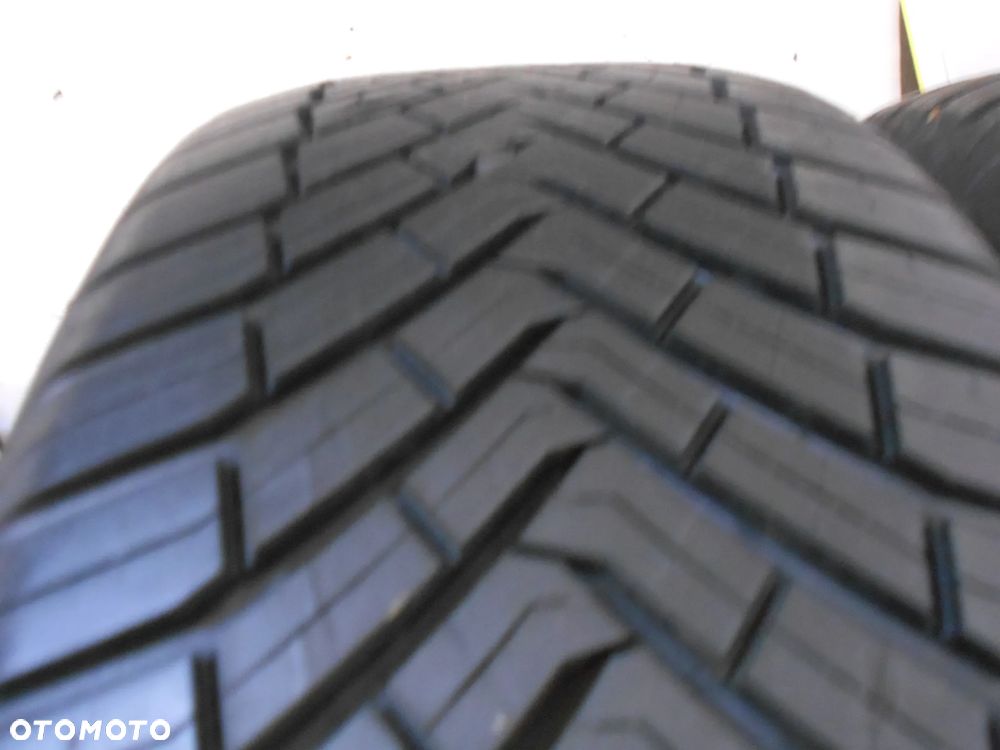 OPONY 205/60R16 CONTINENTAL ALLSEASON CONTACT XL DOT 3923 / 0121 7.5MM - 4
