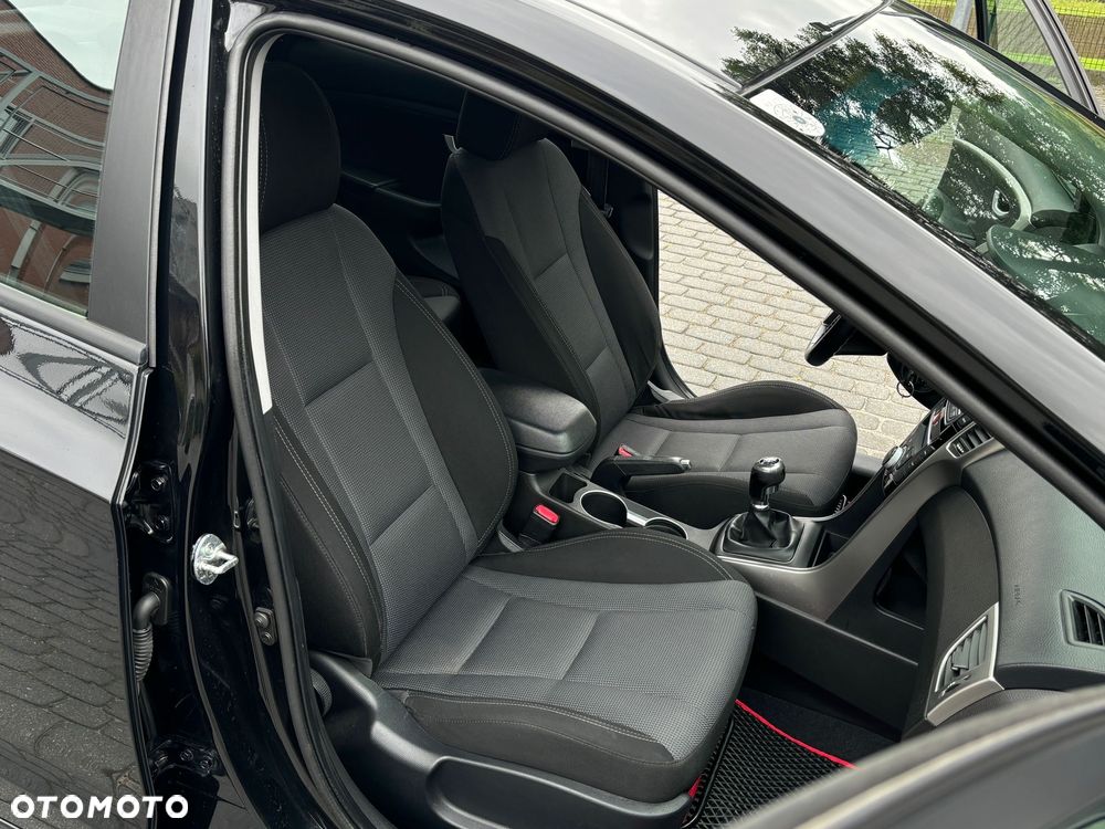 Hyundai i30 1.6 CRDi BlueDrive Classic + - 10