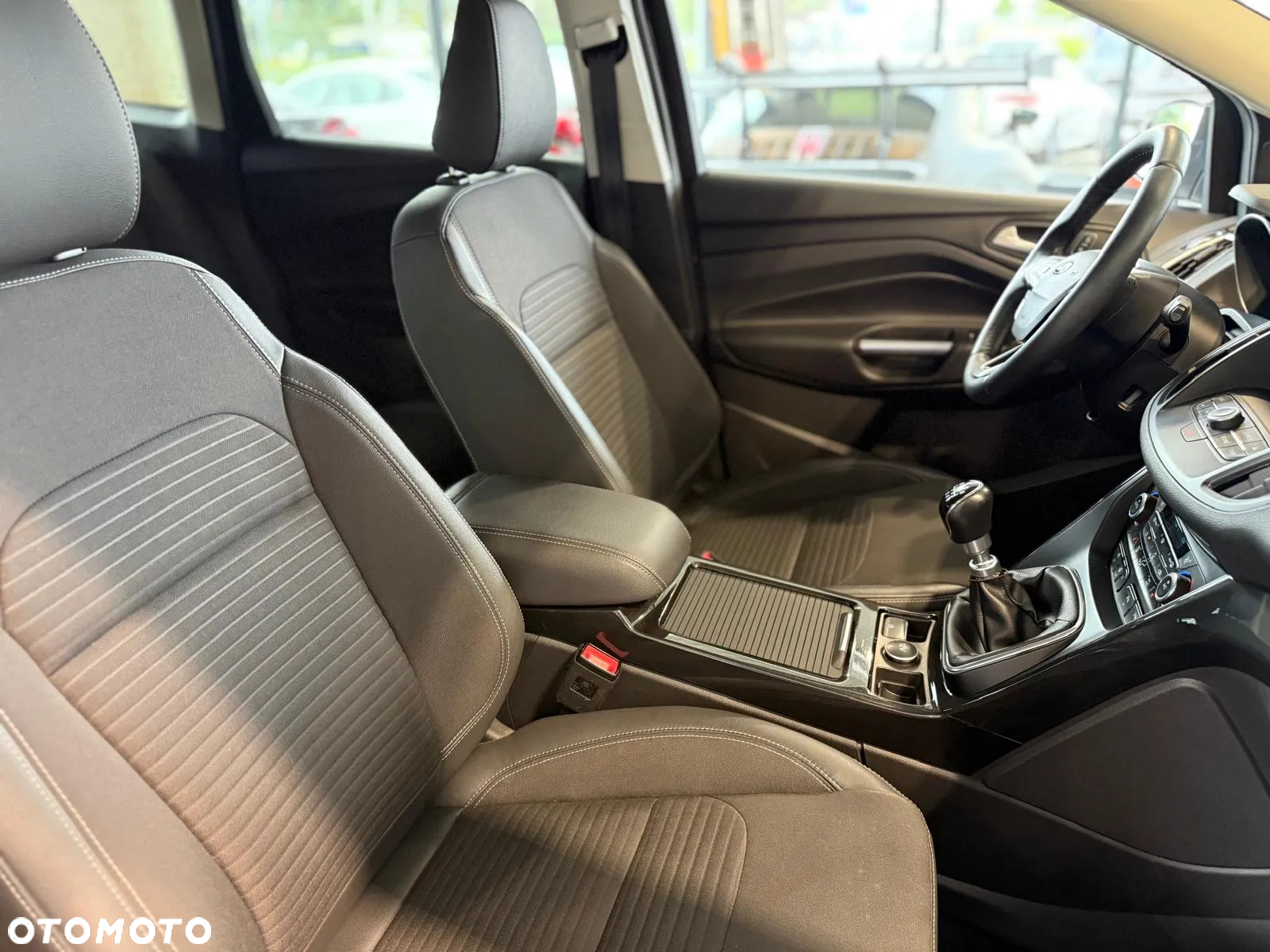 Ford Kuga 1.5 EcoBoost 2x4 SYNC - 11