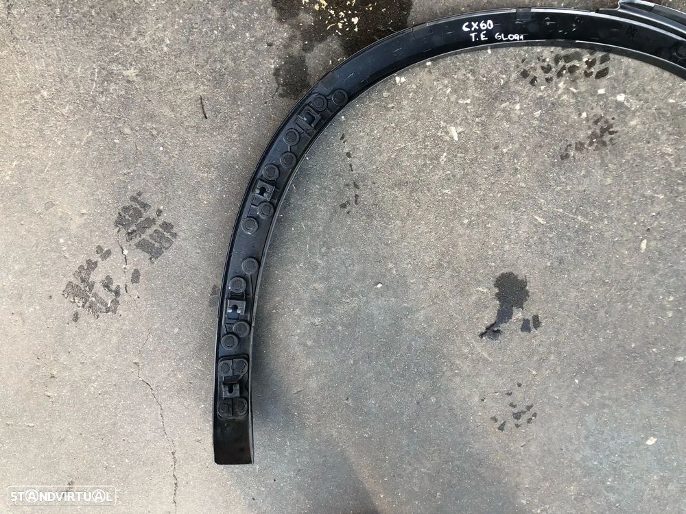 VOLVO XC60 ABA GUARDA LAMAS TRAS ESQUERDA - GL091 - 9