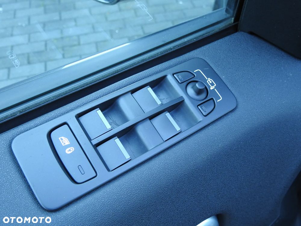 Land Rover Discovery Sport TD4 HSE - 16