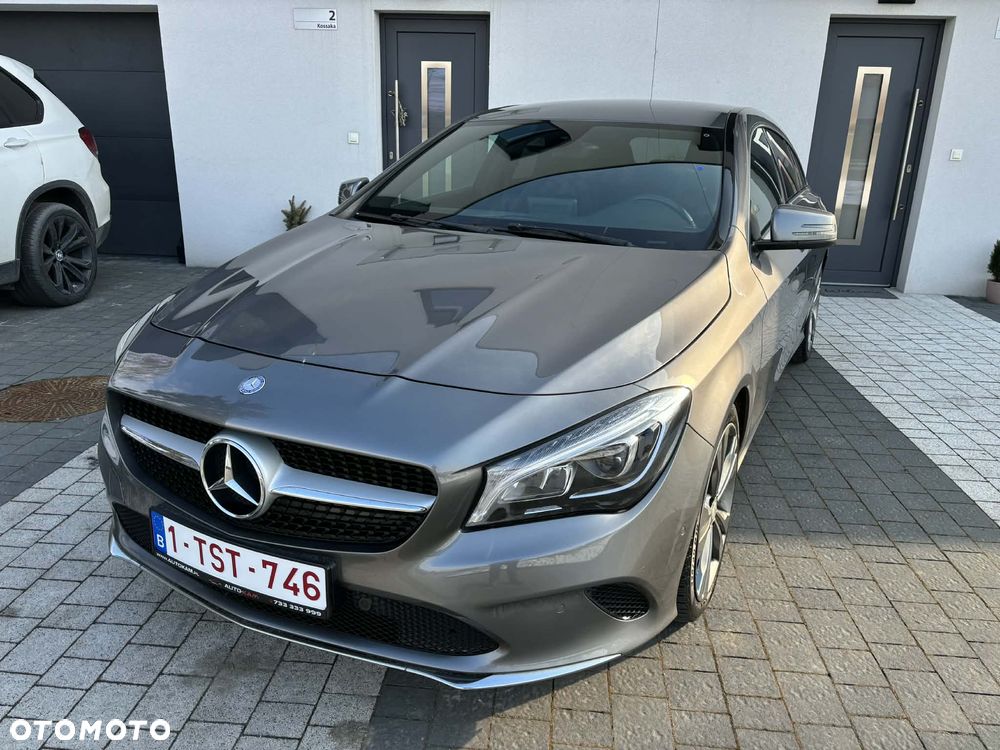 Mercedes-Benz CLA 180 Peak Edition - 12