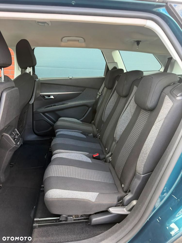 Peugeot 5008 - 10