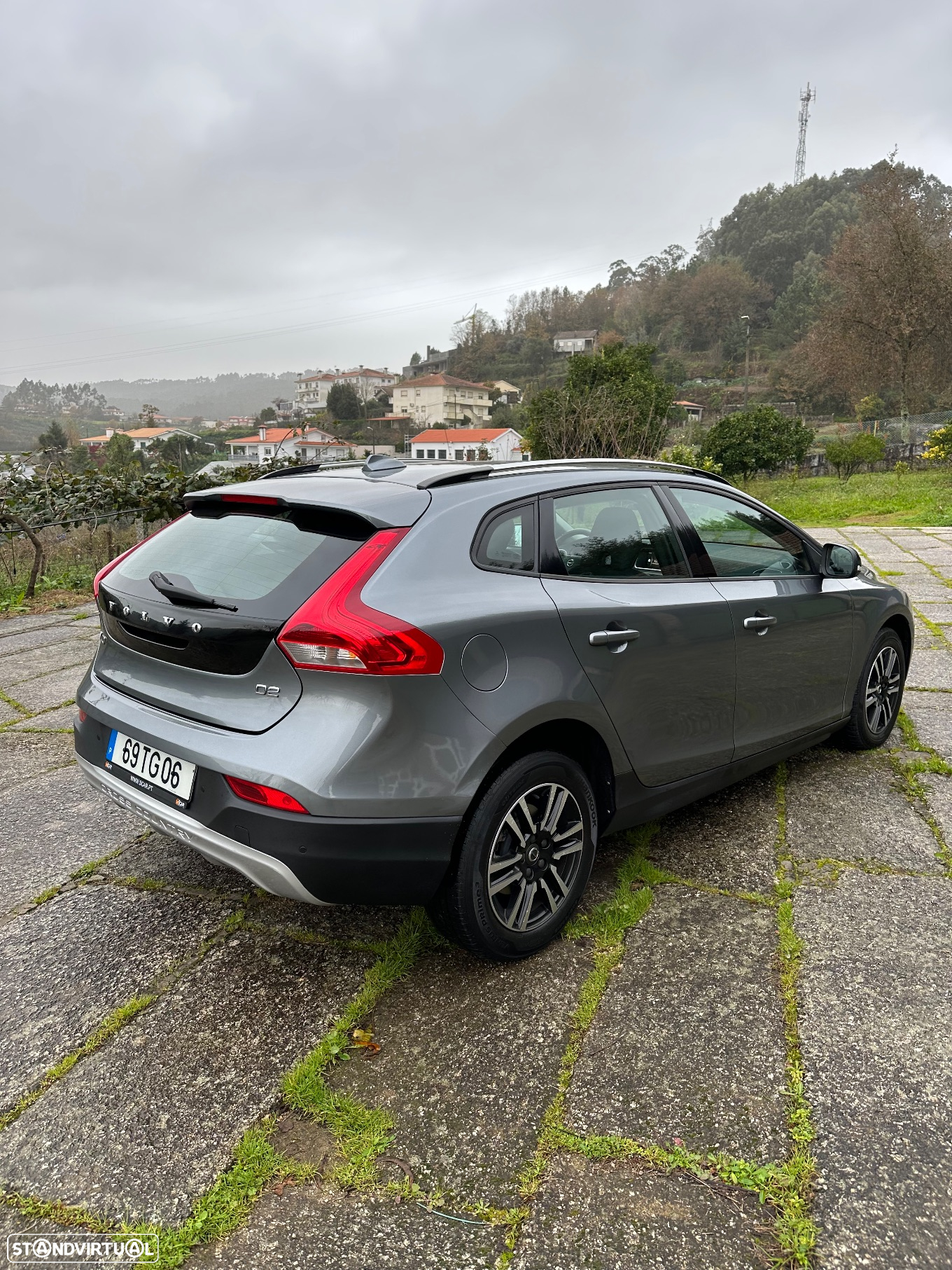 Volvo V40 Cross Country 2.0 D2 Momentum - 3