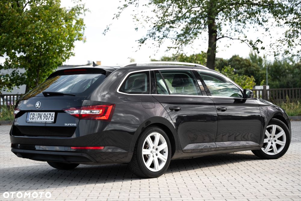 Skoda Superb 2.0 TDI Sportline - 7
