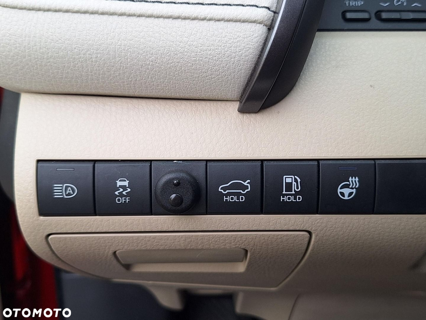 Toyota Camry - 16