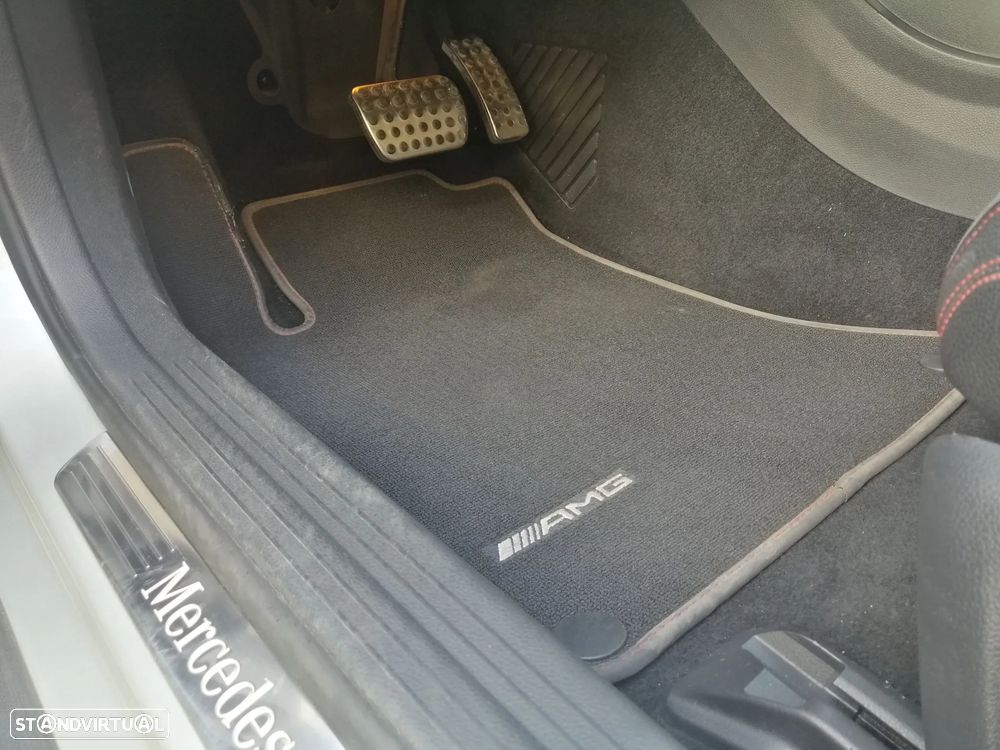 Mercedes-Benz GLA 220 d 4Matic 7G-DCT AMG Line - 11