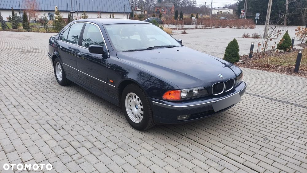 BMW Seria 5 528i - 2