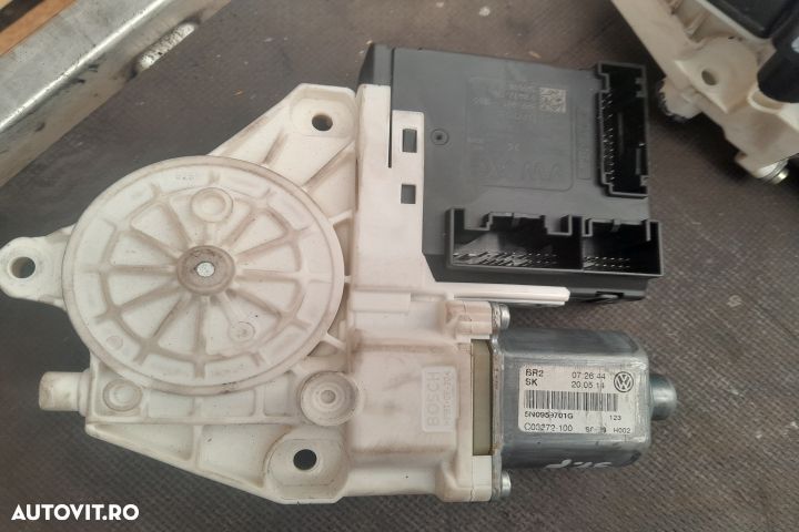 Motoras macara geam fata stanga 0130822467 / 5N0959701G 0130822467 / - 3