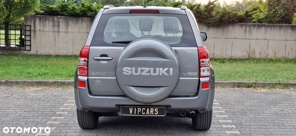 Suzuki Grand Vitara 2.0 Comfort + Family - 16