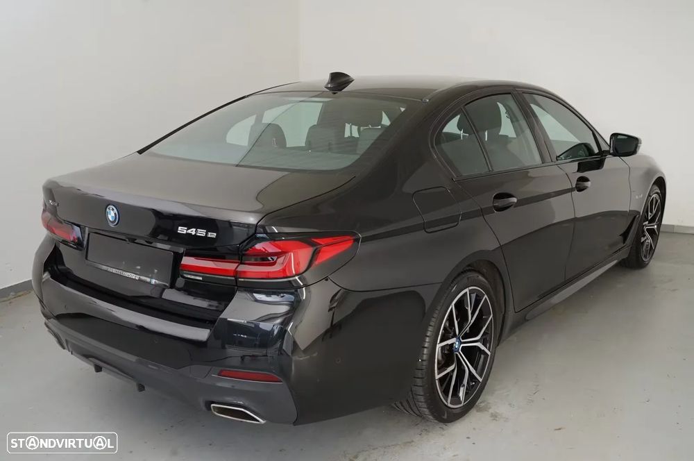 BMW 545 e xDrive Pack M - 4