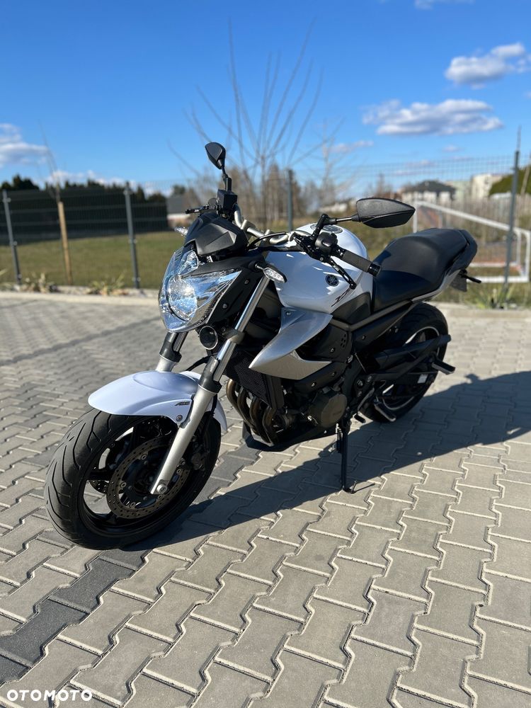 Yamaha XJ - 6
