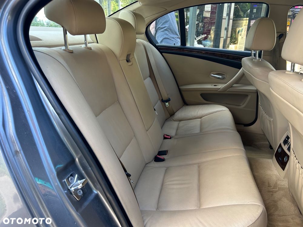 BMW Seria 5 530d Edition Sport - 13