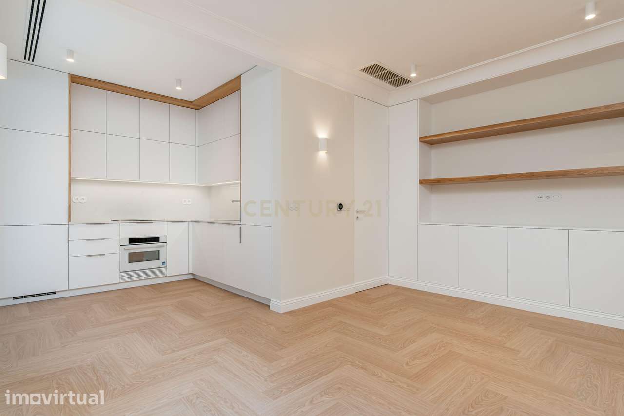 Apartamento T1 totalmente remodelado com garagem no Centro de Lisboa- - Grande imagem: 3/28