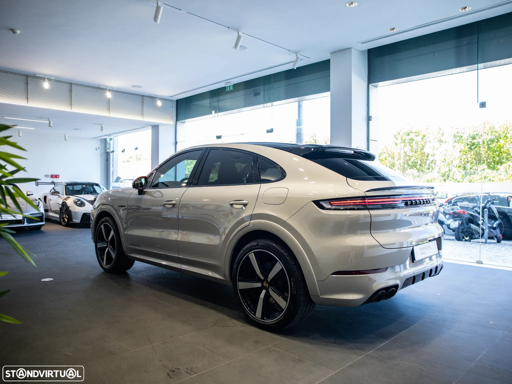 Porsche Cayenne Coupé E-Hybrid - 4