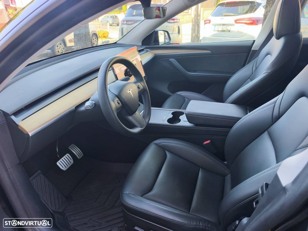 Tesla Model Y Performance Dual Motor AWD - 8