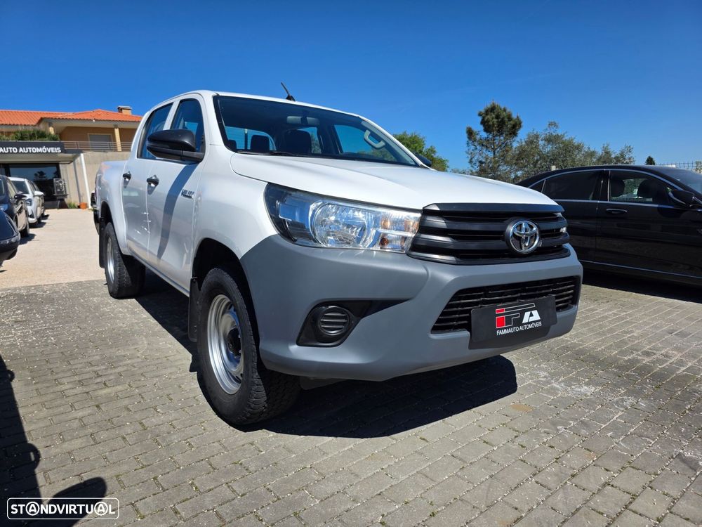 Toyota Hilux 2.4 D-4D 4WD CD CH - 4