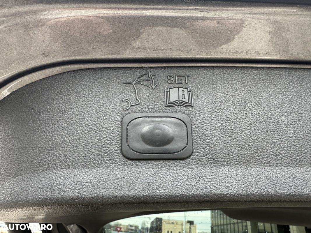 Ford Kuga 2.0 TDCi Powershift 4WD Titanium - 10