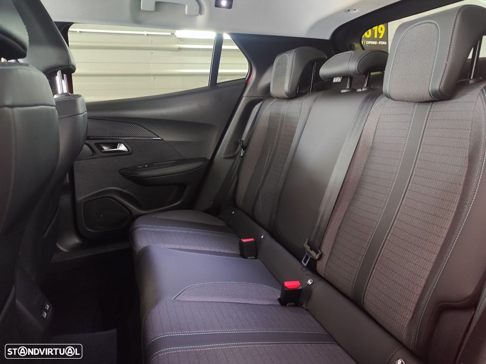 Peugeot 2008 PureTech 100 Allure - 26